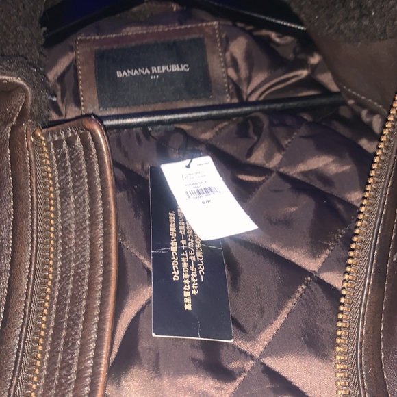 An aviator inspired leather jacket with faux sherpa collar. - Picture 4 of 6